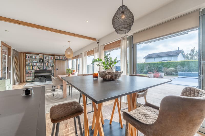 Semi-detached house with pool in quiet Terre Sainte village (2)