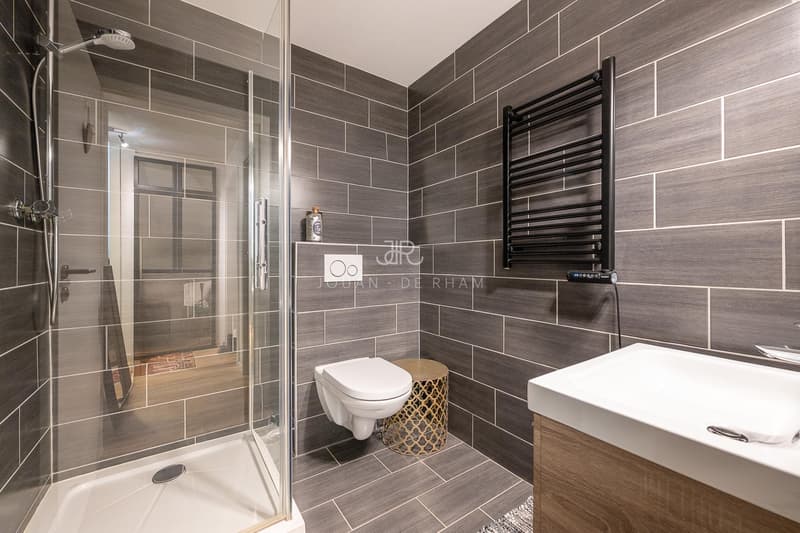 Semi-detached house with pool in quiet Terre Sainte village (3)