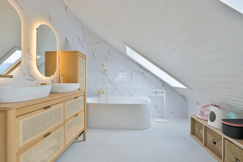 Charming bright duplex (8)