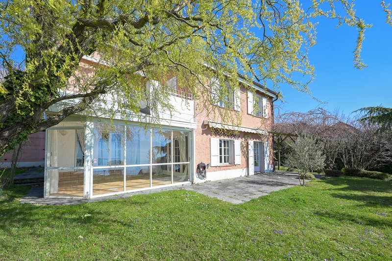 Charming house with a view (2)