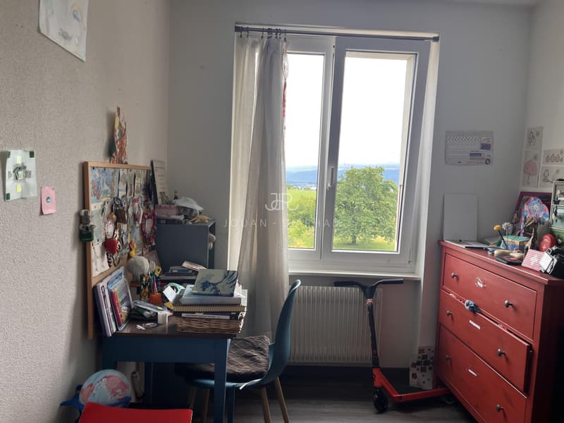 Grande appartamento con vista lago e 4 camere in affitto a Chataigneriaz (6)