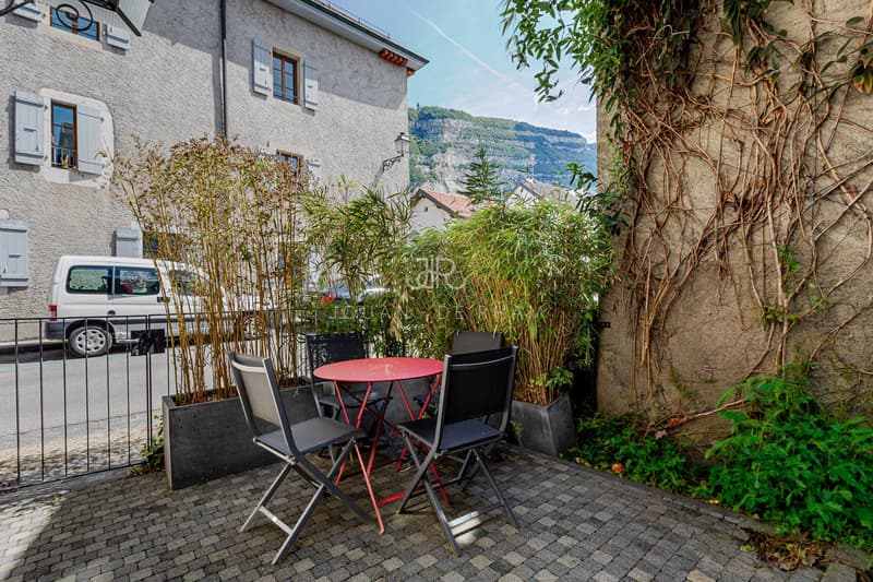 Beautiful character house in the heart of Veyrier village (8)