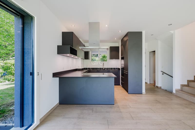 Magnifique villa contemporaine avec vue lac (4)