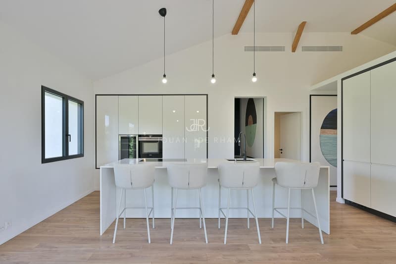 Maison familiale entièrement rénovée à Crassier (3)