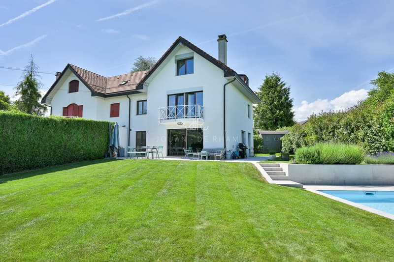 Beautiful semi-detached villa with pool in strategic location - Mies (2)