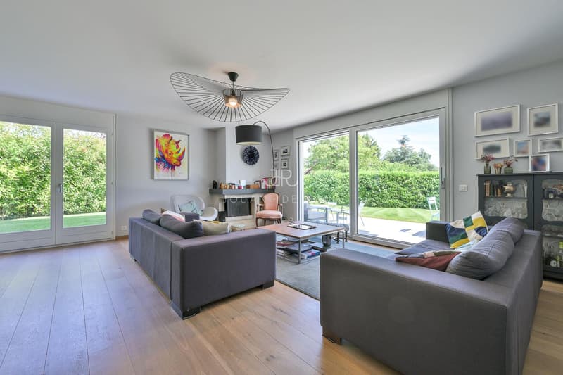 Beautiful semi-detached villa with pool in strategic location - Mies (5)