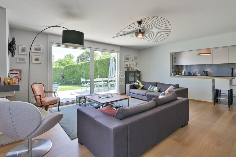 Beautiful semi-detached villa with pool in strategic location - Mies (7)