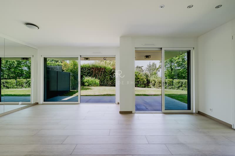 Magnifica villa contemporanea con vista lago (1)