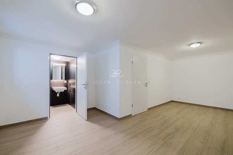 Magnifica villa contemporanea con vista lago (8)