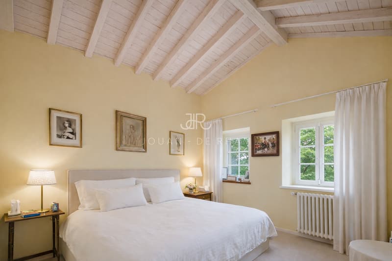 Élégante Maison de Maître avec parc et piscine à Jussy (7)