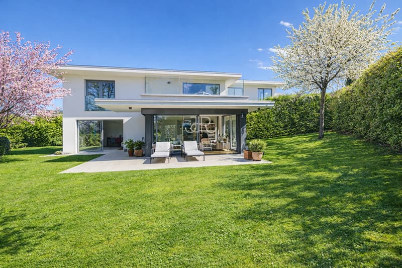 Anières | Superbe villa familiale contemporaine diventa "Anières | Bella villa familiare contemporanea" (2)