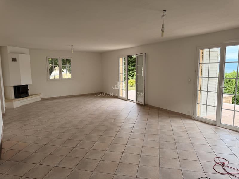 Mont-sur-Rolle | Villa avec piscine et vue imprenable (8)
