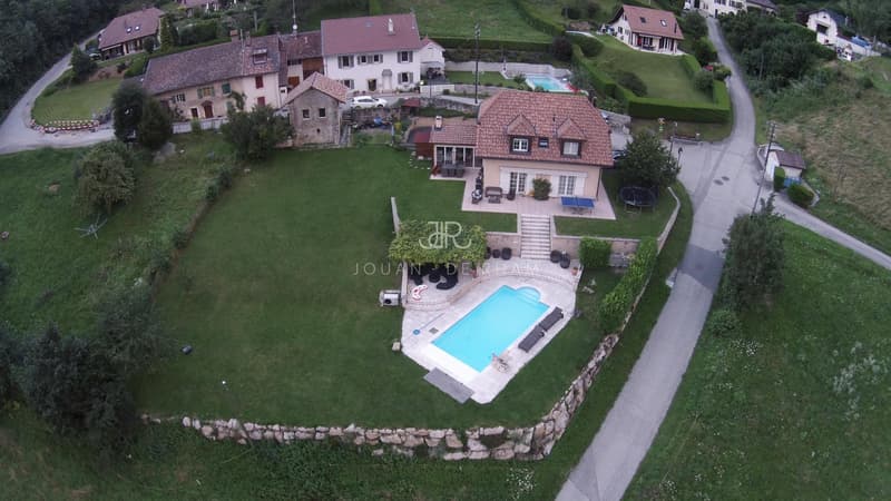 Mont-sur-Rolle | Villa con piscina e vista impareggiabile (7)