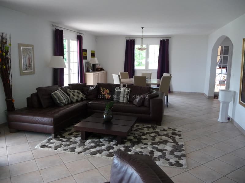 Mont-sur-Rolle | Villa con piscina e vista impareggiabile (6)