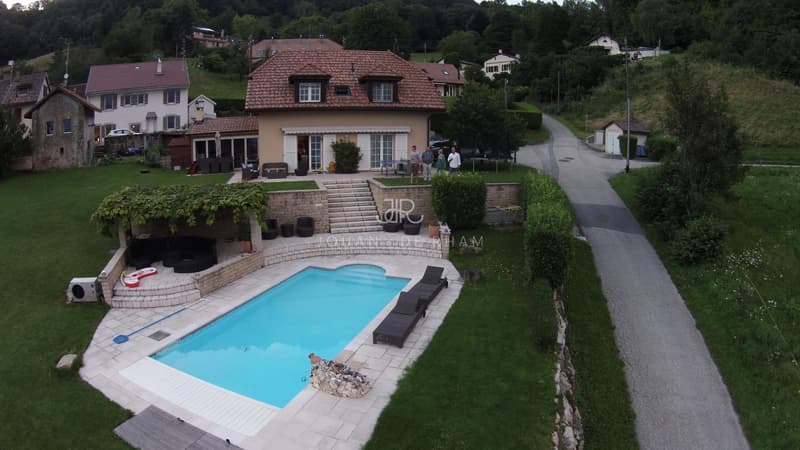 Mont-sur-Rolle | Villa con piscina e vista impareggiabile (2)