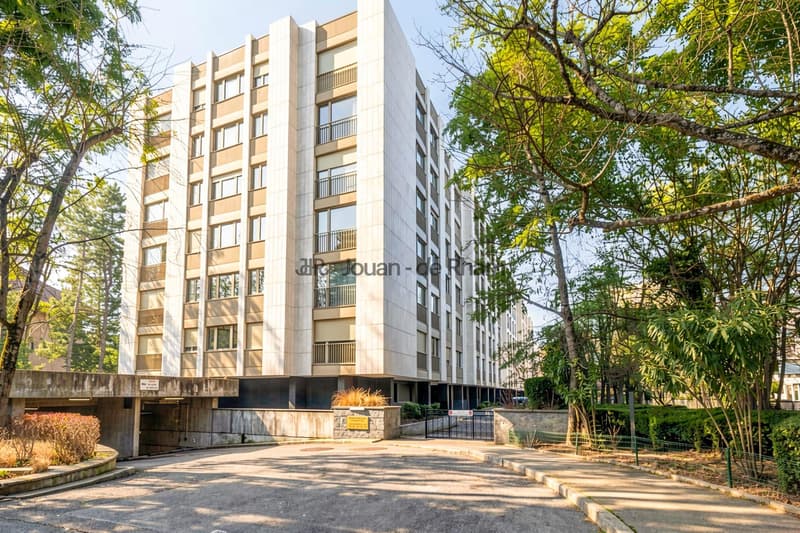 Cologny | Appartement de 4 pièces en attique avec vue imprenable (1)