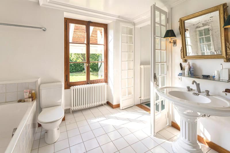 Élégante maison de caractère au coeur de la campagne genevoise (9)