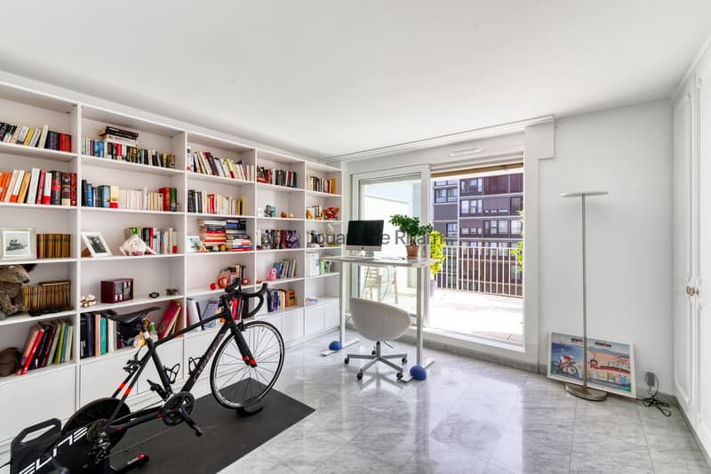 Cologny | Appartement de 4 pièces en attique avec vue imprenable (8)