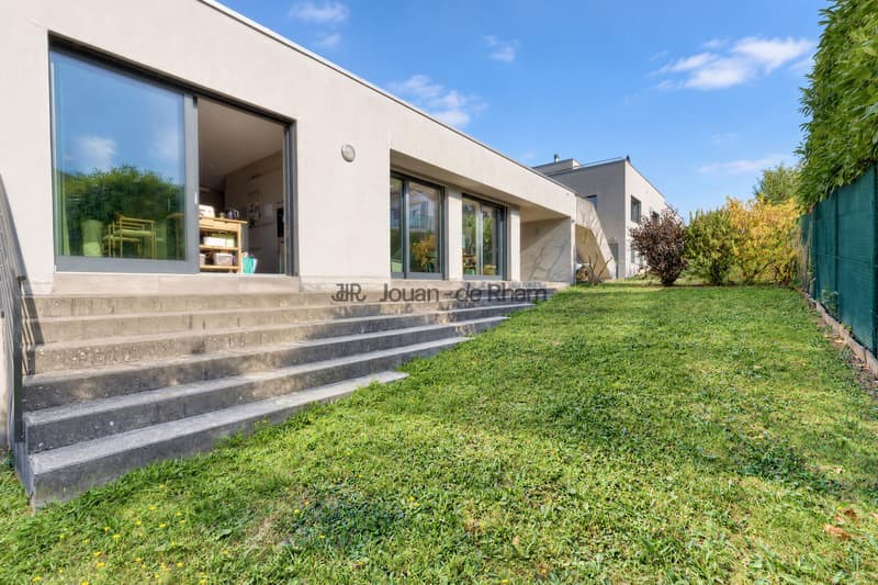 Maison familiale à Anières / Vue lac et beaux espaces extérieurs (3)