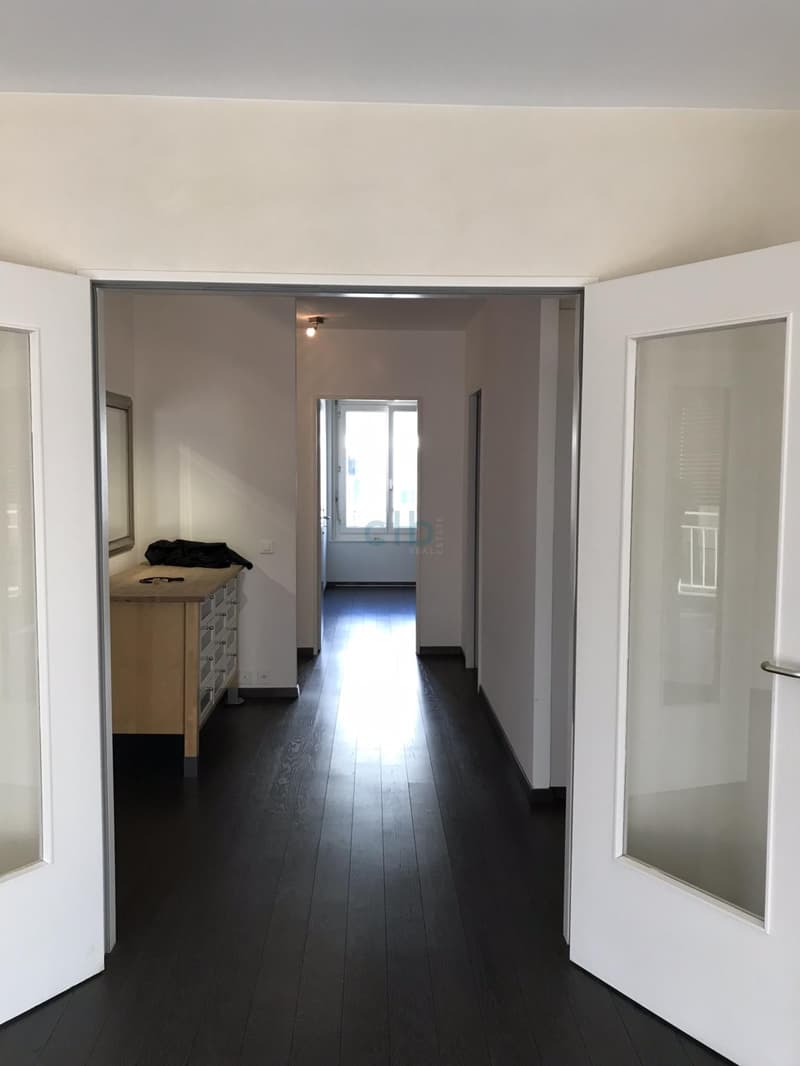 A LOUER PLAINPALAIS -Très bel appartement de 5 pièces avec balcon (8)
