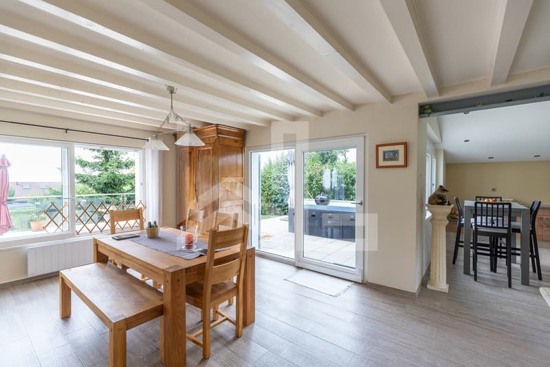 Charming villa with a calm view (6)