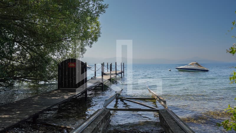 Elegant discreet property by the lake, close to Rolle city center (6)