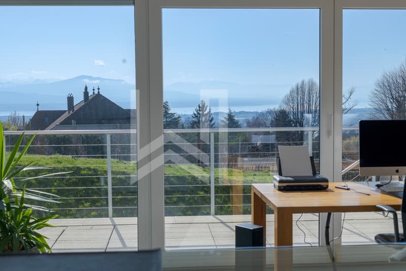 Contemporary exceptional villa with spectacular panoramic views of the lake (13)