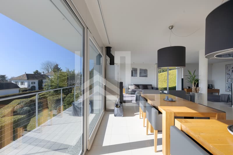 Contemporary exceptional villa with spectacular panoramic views of the lake (5)