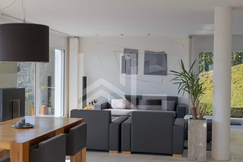Contemporary exceptional villa with spectacular panoramic views of the lake (6)