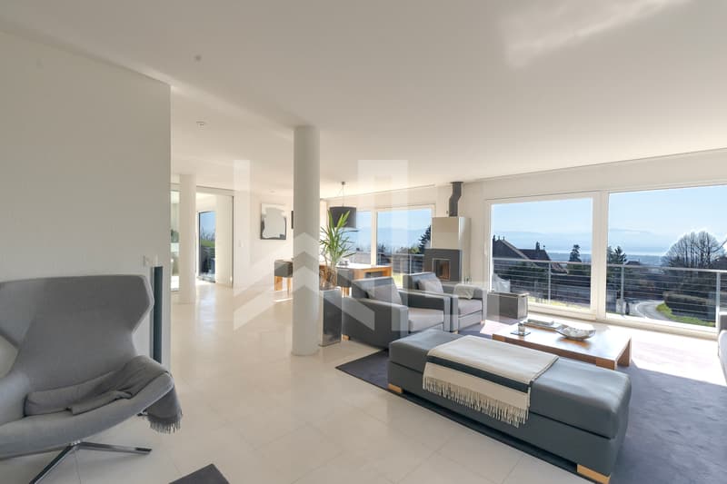 Contemporary exceptional villa with spectacular panoramic views of the lake (4)