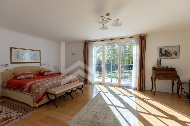 Elegant discreet property by the lake, close to Rolle city center (7)