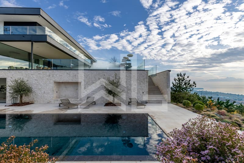 Luxury contemporary architect's villa with panoramic view (9)