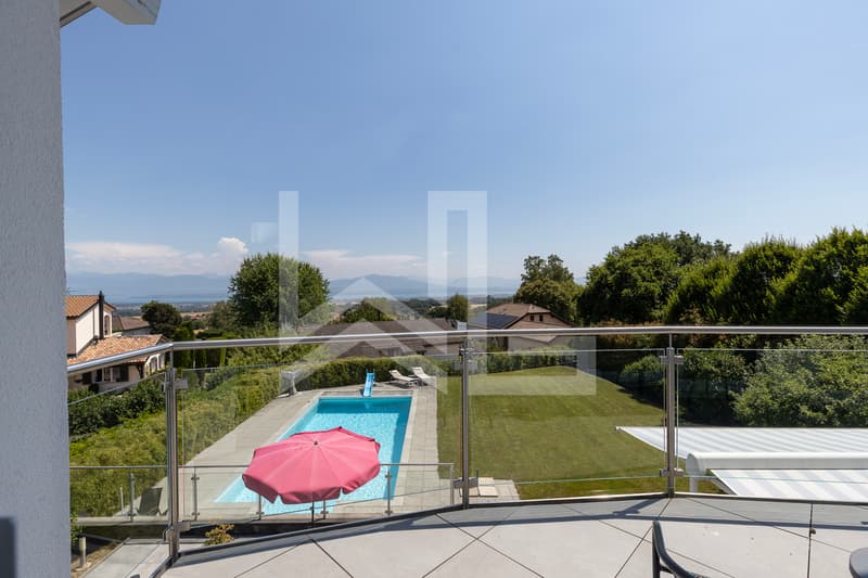 Propriété contemporaine avec vue (6)