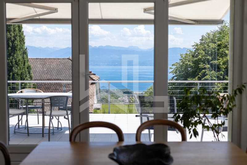 Superbe propriété contemporaine avec vue panoramique (8)