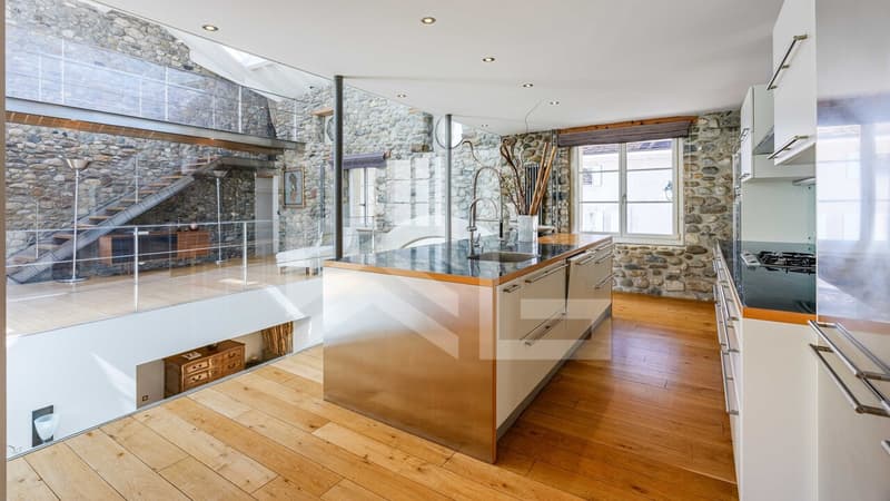 UNE PROPRIÉTÉ AU CARACTÈRE ARCHITECTURAL UNIQUE (6)