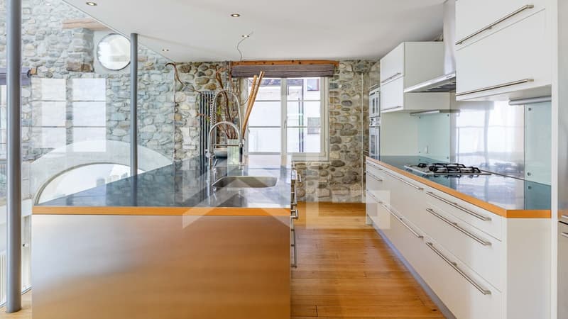 UNE PROPRIÉTÉ AU CARACTÈRE ARCHITECTURAL UNIQUE (7)