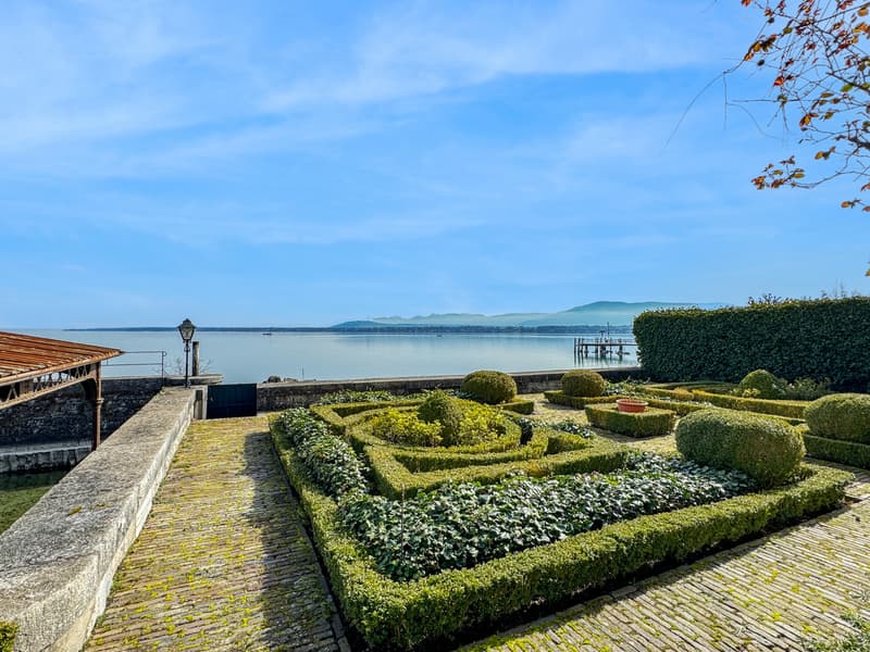 Versoix: Charmantes Villa direkt am Wasser, mit privatem Hafen (4)