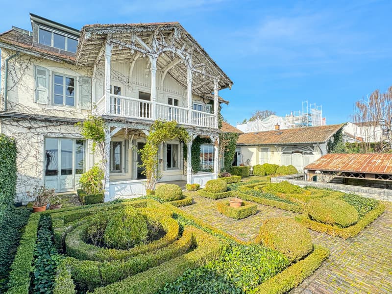 Versoix: Charmantes Villa direkt am Wasser, mit privatem Hafen (1)
