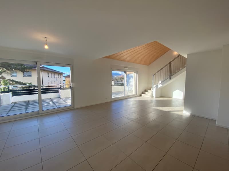 Ampio appartamento duplex di 5.5 locali con vista panoramica a Blonay (5)