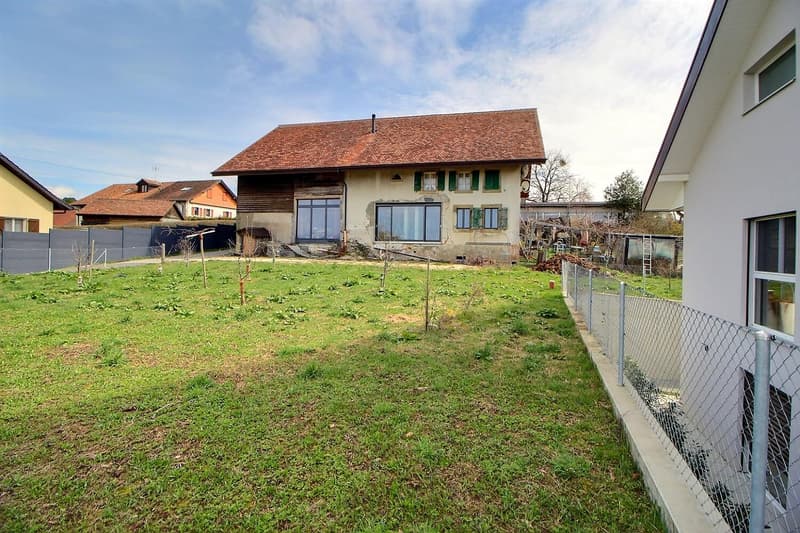 Large house in viager, semi-occupied, without rent, with great potential (12)