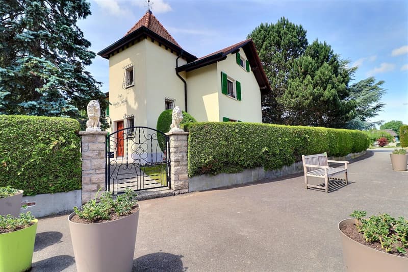 Beautiful single-family house in viager occupied without rent with a view of the Jura (1)