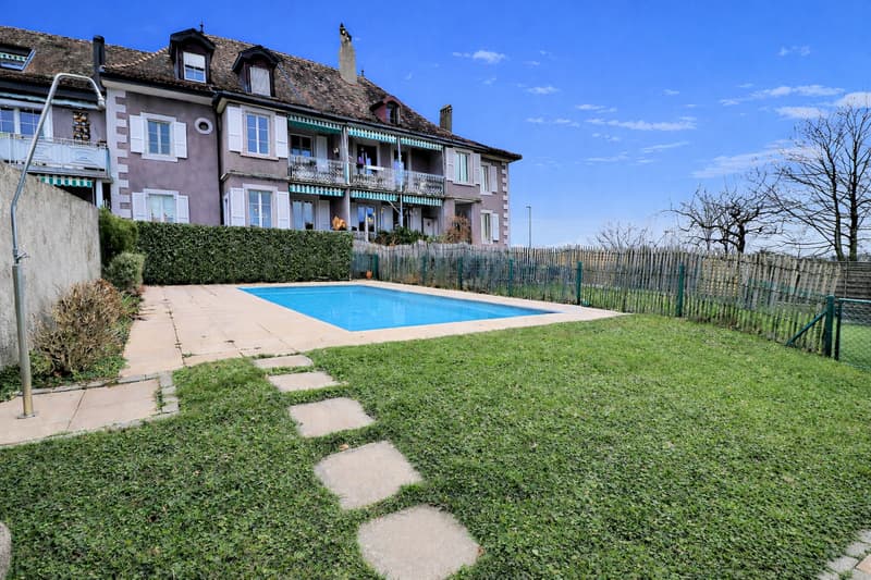 Schönes Apartment mit Pool und Seeblick (2)