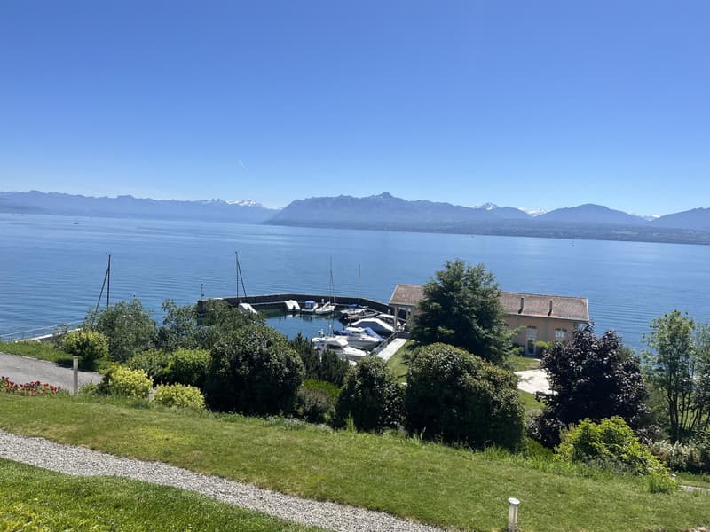 Außergewöhnliches Objekt!! Große Wohnung in Barter besetzt ohne Miete. Blick auf den See und privater Hafen. (13)