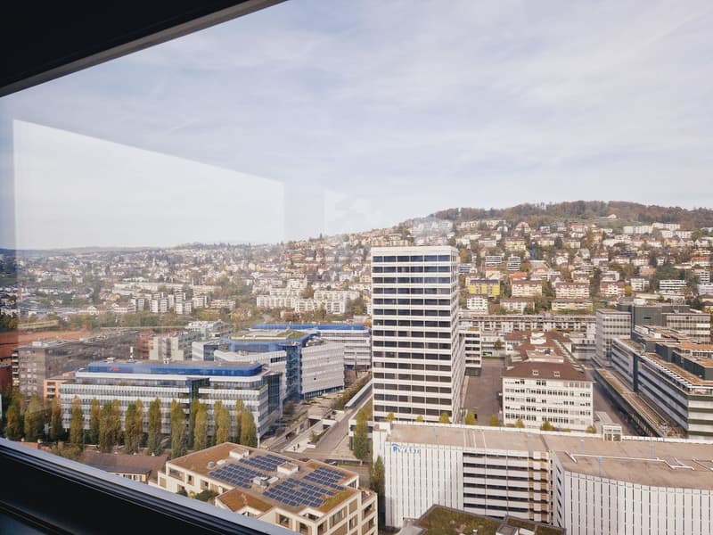 Hardturm Park Tower - hoch über den Dächern von Zürich mit fantastischer Aussicht auf die Stadt (2)
