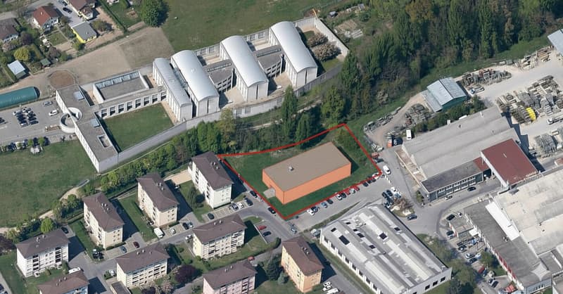 LETZTE INDUSTRIELLE FLÄCHEN ZUM MIETEN IN DENGES (1)