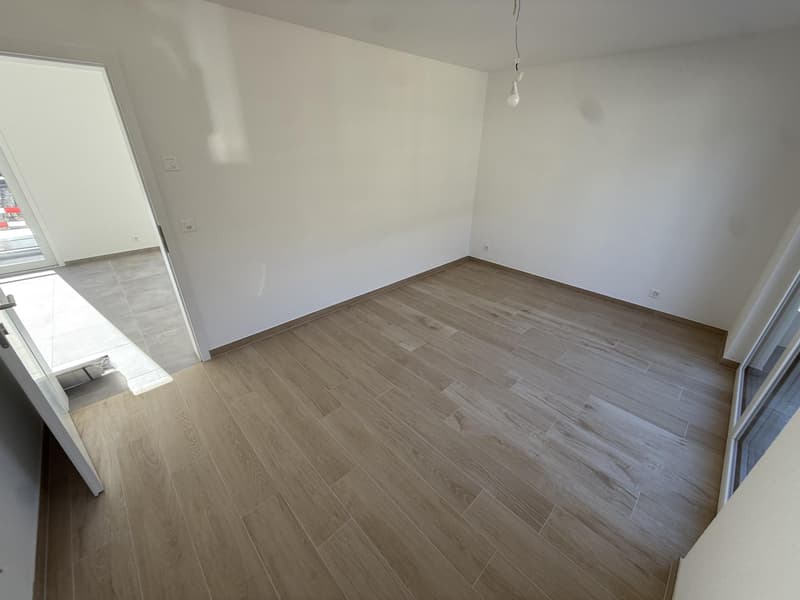 Beautiful 2.5-room apartment close to the train station in Salquenen (4)