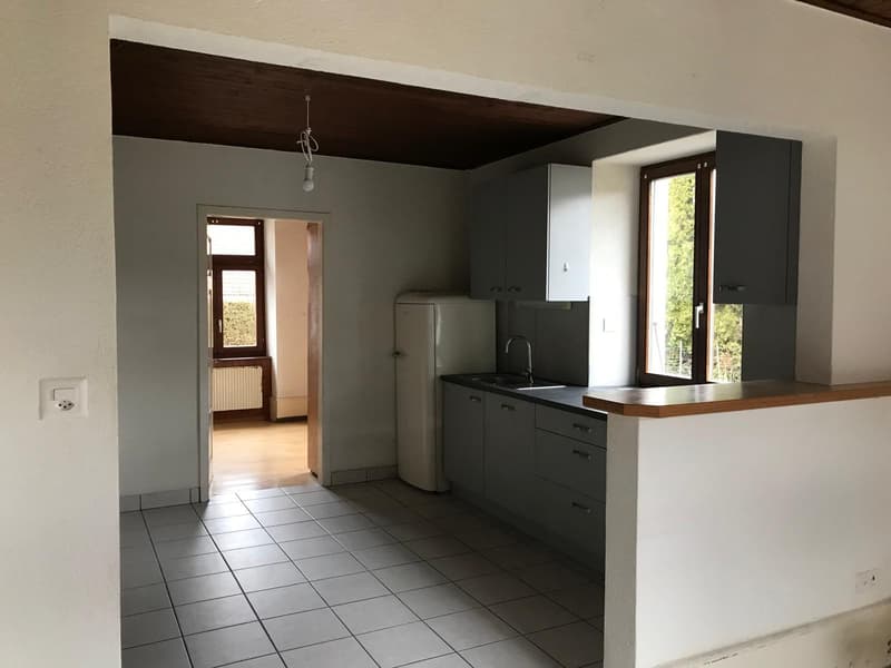 Très beau 4.5 pièces avec jardin et parking à Courfaivre (8)