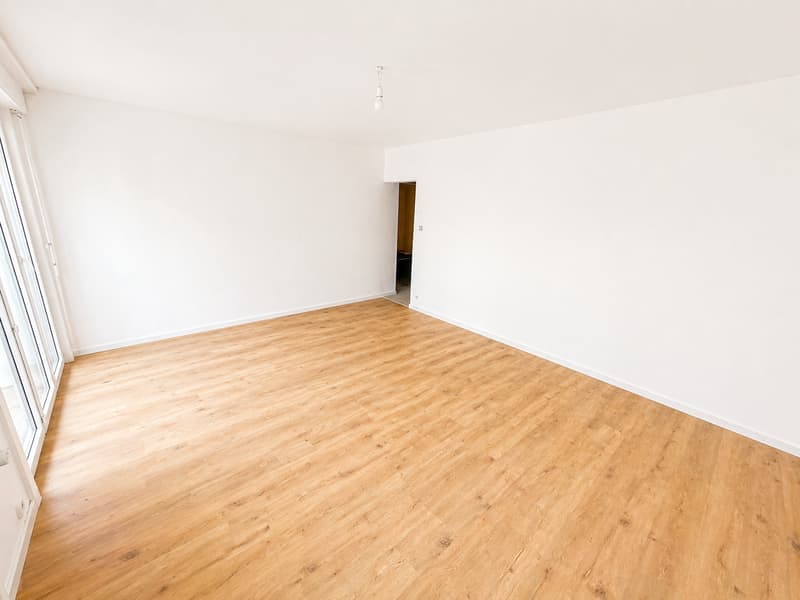 Fribourg : 3.5 pièces rénové de 82 m² avec deux balcons (4)