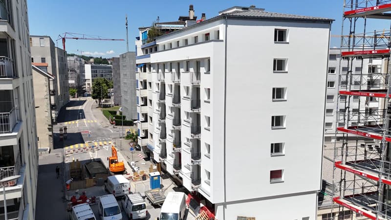 Surface commerciale entièrement rénovée avec grande vitrine - Fribourg Pérolles (4)