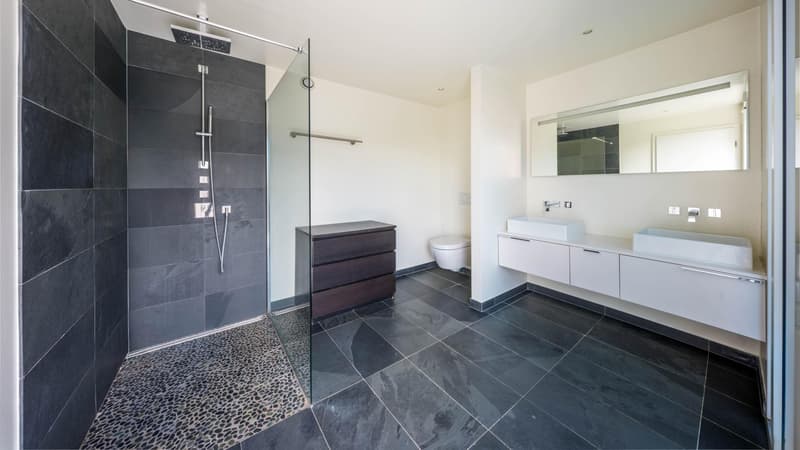 Casa con piscina e vista lago (7)